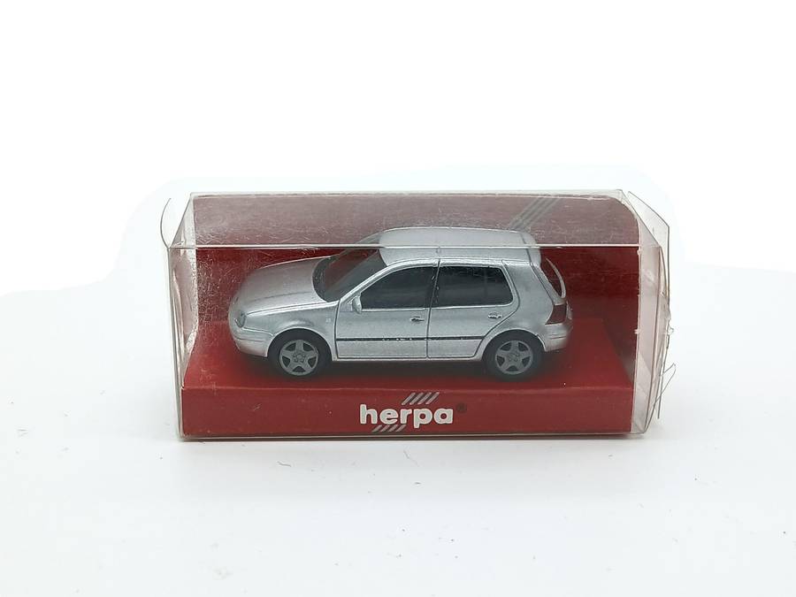 Herpa Volkswagen VW Golf Mk4 Silver 1/87