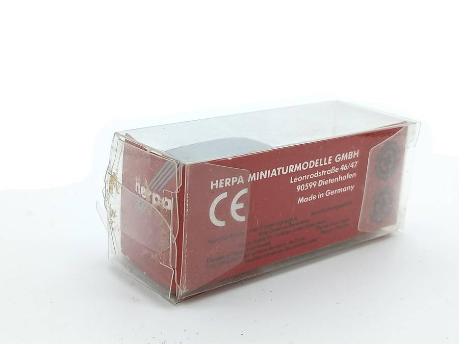 Herpa Volkswagen VW Golf Mk4 Silver 1/87