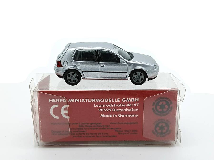 Herpa Volkswagen VW Golf Mk4 Silver 1/87