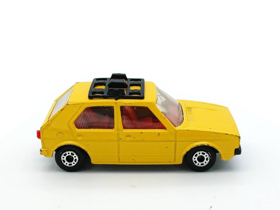 Matchbox Super Fast Lesney Volkswagen VW Golf LS Mk1 1976 No.7 Yellow Red Interior