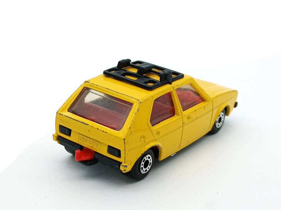 Matchbox Super Fast Lesney Volkswagen VW Golf LS Mk1 1976 No.7 Yellow Red Interior