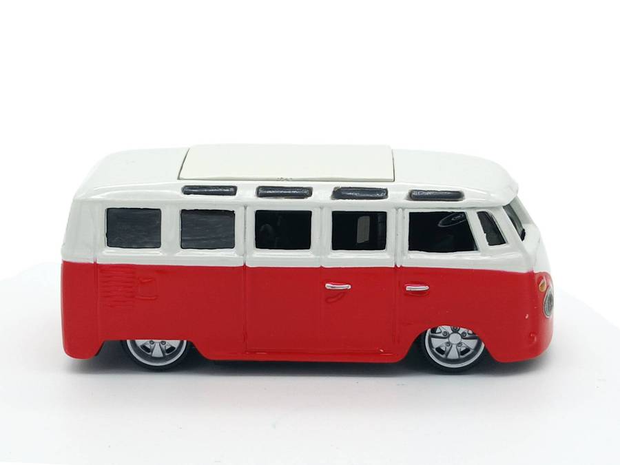 Bburago Volkswagen VW Samba Van 1/64