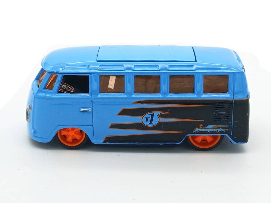 Maisto Volkswagen VW Samba Van 1/64
