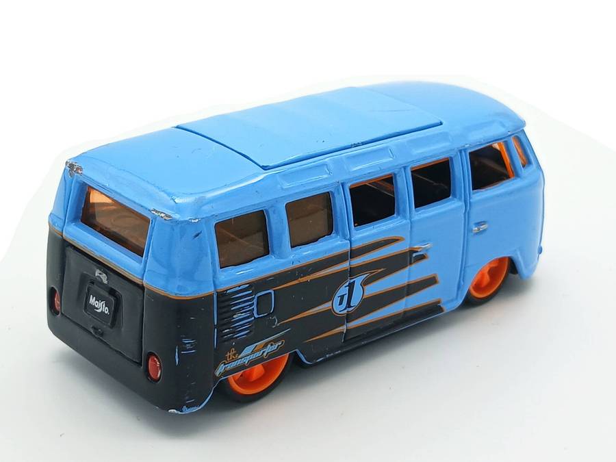 Maisto Volkswagen VW Samba Van 1/64