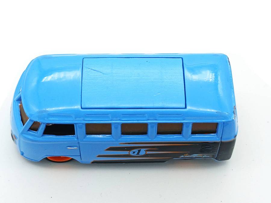 Maisto Volkswagen VW Samba Van 1/64
