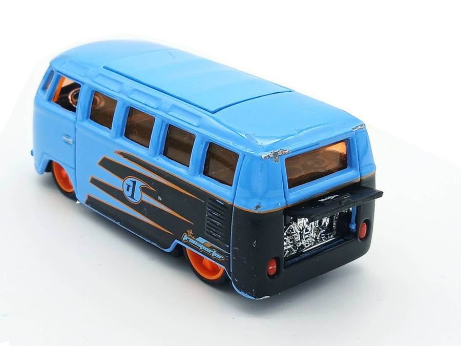 Maisto Volkswagen VW Samba Van 1/64