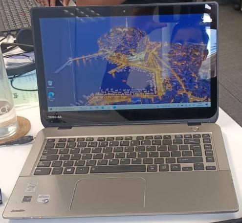 Toshiba Touch Screen Laptop i5 Long Life Battery