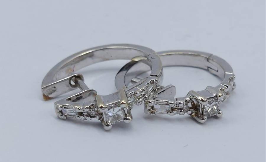 18 ct White gold Diamond earrings