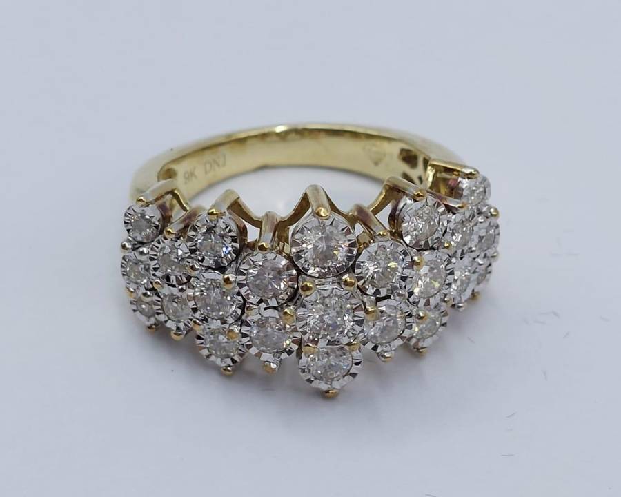 9ct Yellow gold Diamond ring