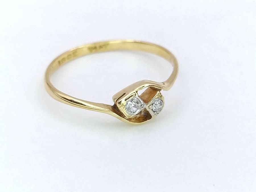 Vintage 18ct twin white diamond ring