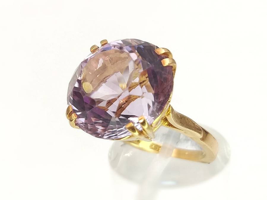 Spectacular 18ct gold & giant purple amethyst cocktail ring