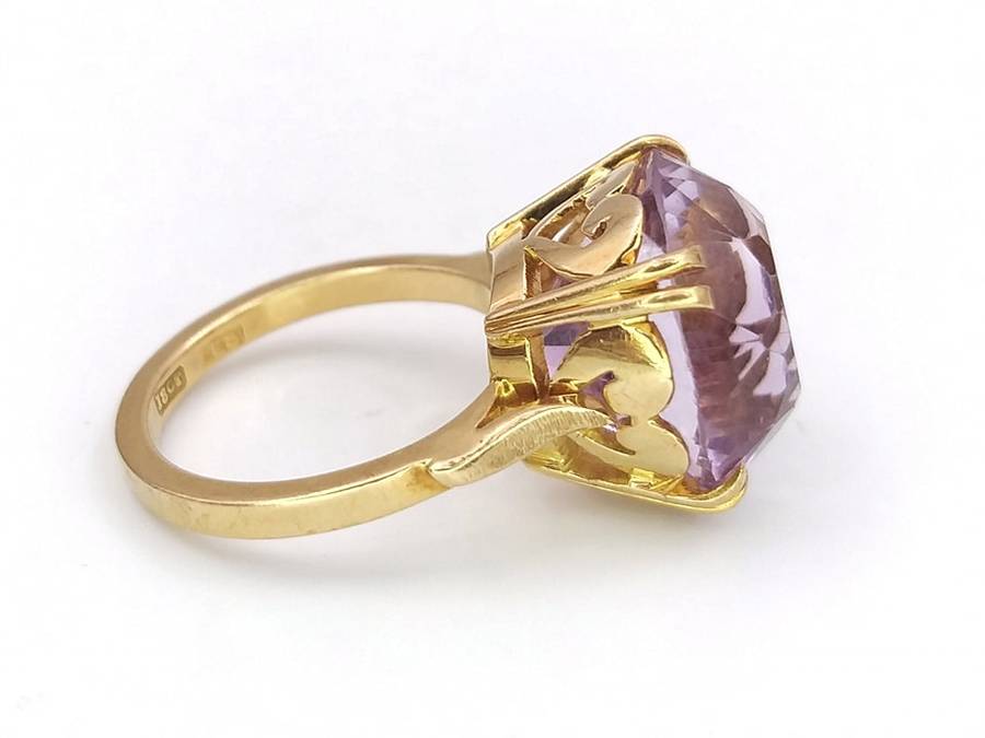 Spectacular 18ct gold & giant purple amethyst cocktail ring