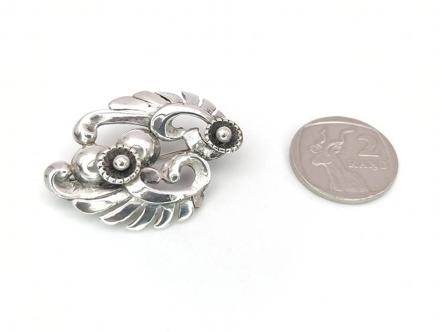 Sterling silver 'Candida' flower brooch