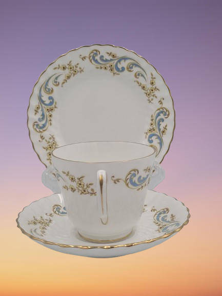 Vintage Royal Grafton MARLBOROUGH TRIO -Fine Bone China-(6 Available)