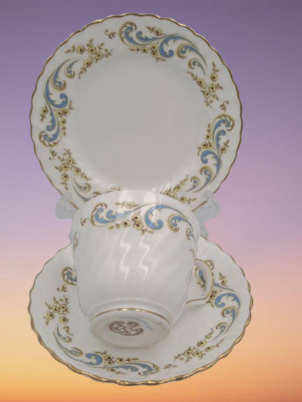 Vintage Royal Grafton MARLBOROUGH TRIO -Fine Bone China-(6 Available)