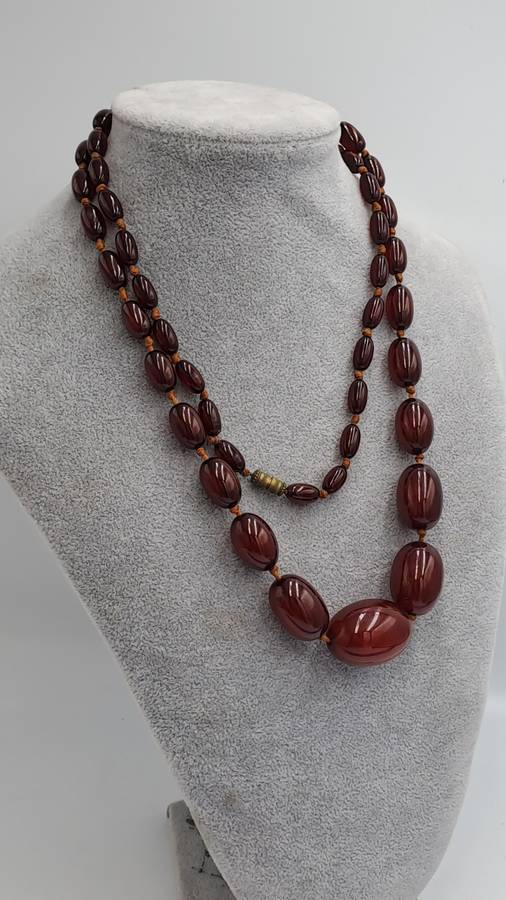 Vintage Olive Shaped Cherry Red Amber Bakelite Faturan Graduated Necklace 96cm