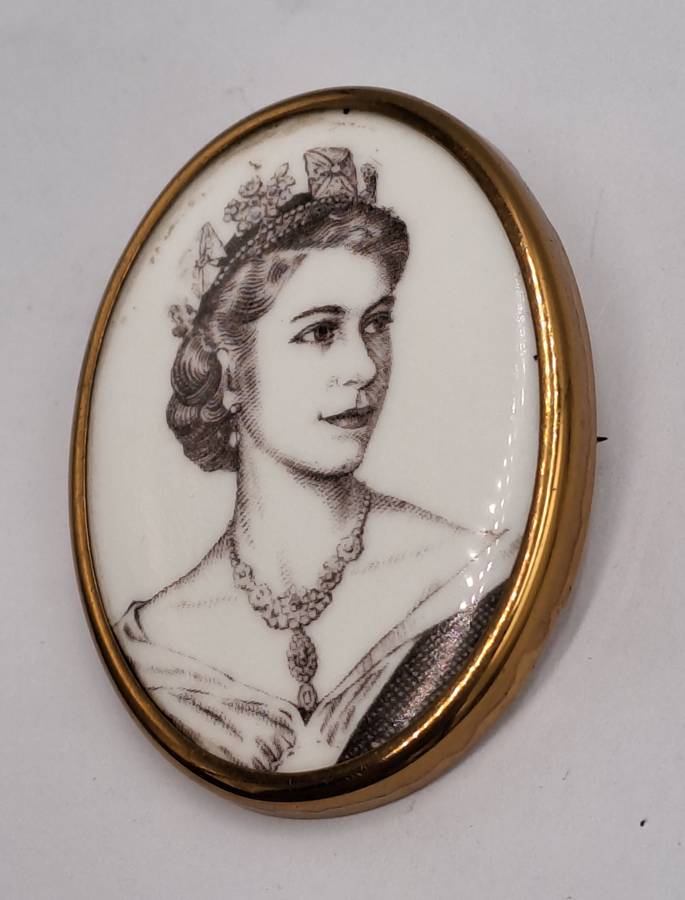 Vintage Rare 1953 Porcelain Coronation Brooch Queen Elizabeth II Royal Worcester England