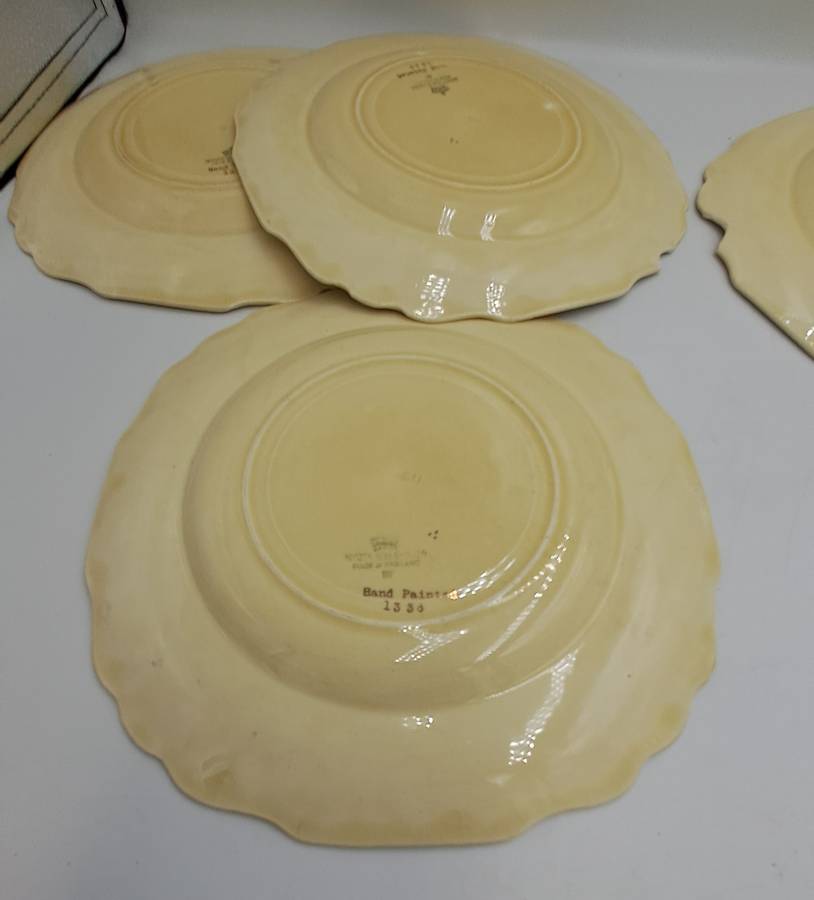 4 Vintage 1930's Myott Son & Co Ltd Cream Plates 22,3cm - Pattern 1338 -England (Chipped)