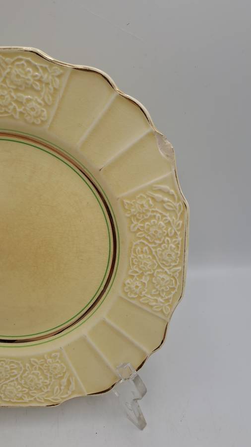 4 Vintage 1930's Myott Son & Co Ltd Cream Plates 22,3cm - Pattern 1338 -England (Chipped)