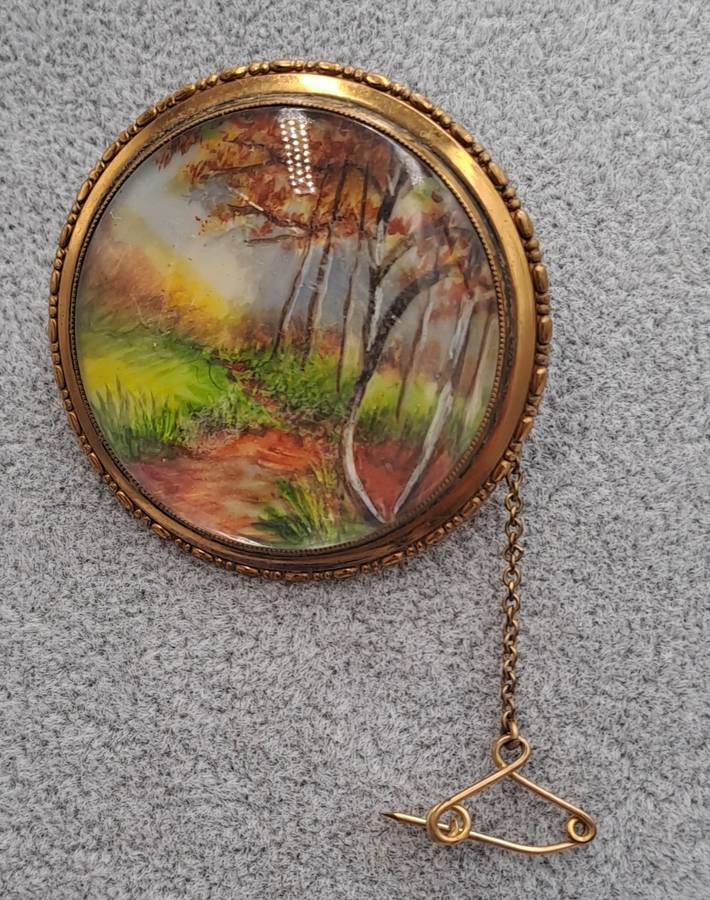 Vintage 1930's-1940's TLM (Thomas L Mott) Country Scene Handpainted Brooch