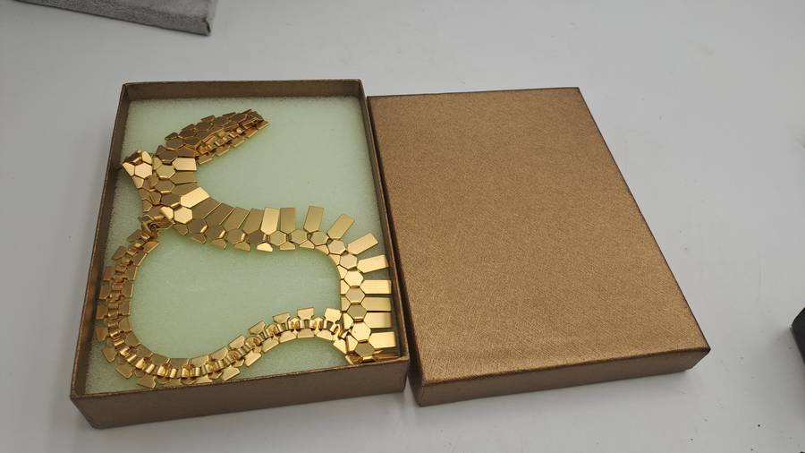 Fashionable Geometric Gold Tone Necklace 46cm