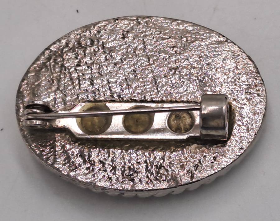 Vintage Oval Jade Brooch 3,7cm x 3,8cm