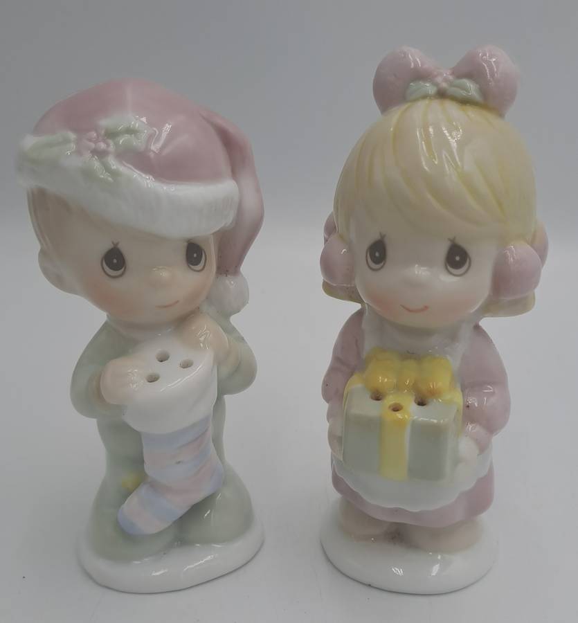 Collectable 1994 Precious Moments PMI Salt & Pepper Shakers-Boy and Girl 10,5cm tall