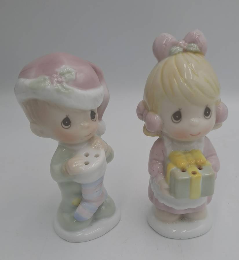 Collectable 1994 Precious Moments PMI Salt & Pepper Shakers-Boy and Girl 10,5cm tall
