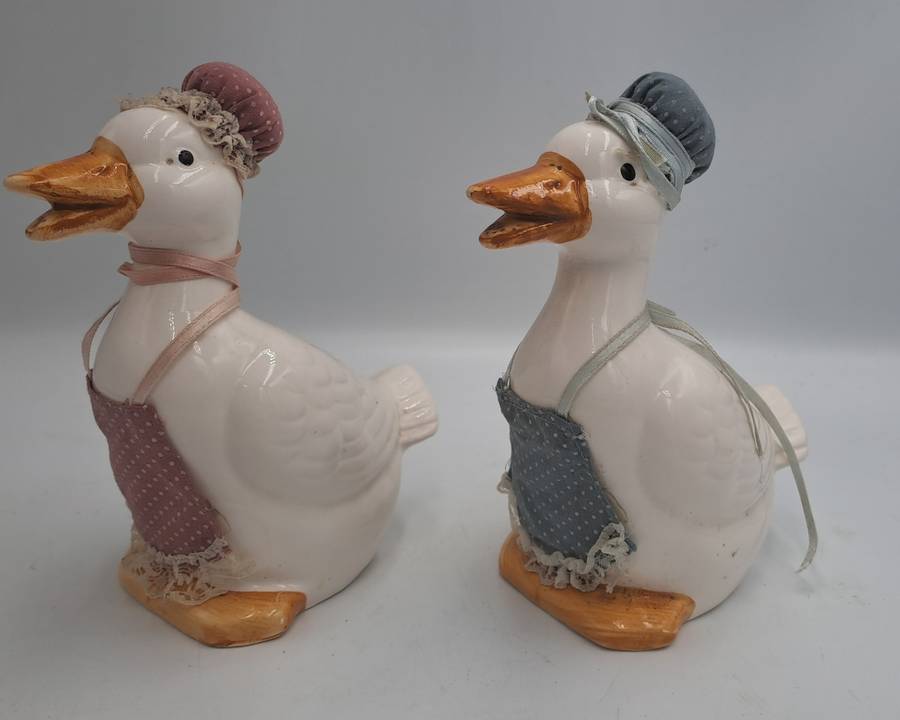 Vintage Ceramic Duck's Salt and Pepper Shaker set