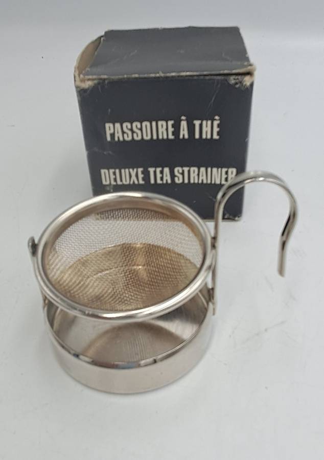 Silver Plated De-Lux Tea Strainer with tray -Boxed -5,1cm (H) x 6cm x 8cm