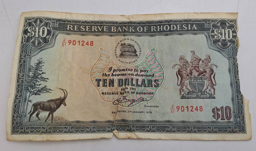 Rhodesia 1979 -10 Dollars Circulated - Bird Watermark- See Condition