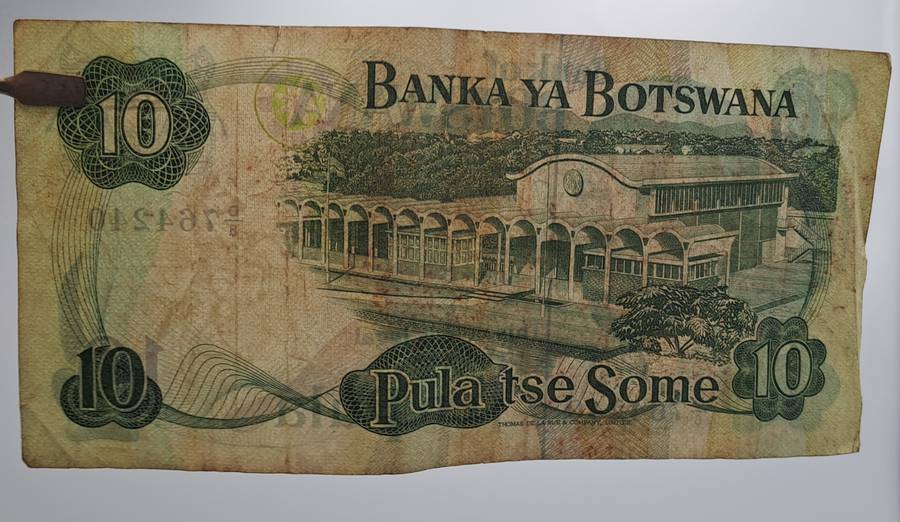 1982  Botswana 10 Pula Circulated Bank Note