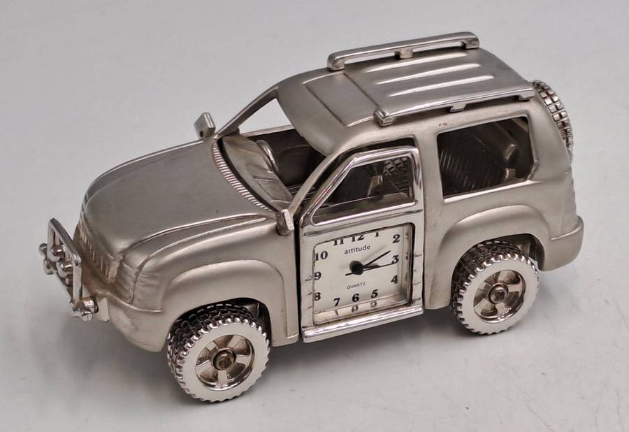 All metal Cosmo 201305 Table clock Jeep Model Quarts Watch-Paperweight
