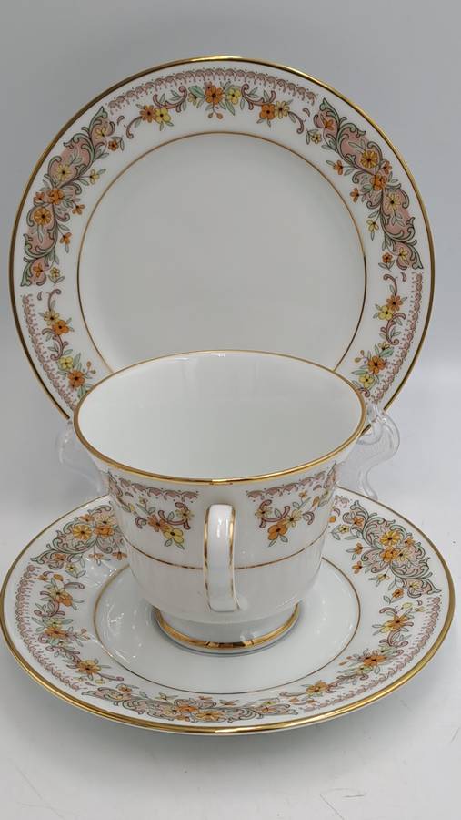 Vintage 1975-1982 Contemporary Noritake Tea Trio CLARA 2687 Fine China-Sri-Lanka (6 available)