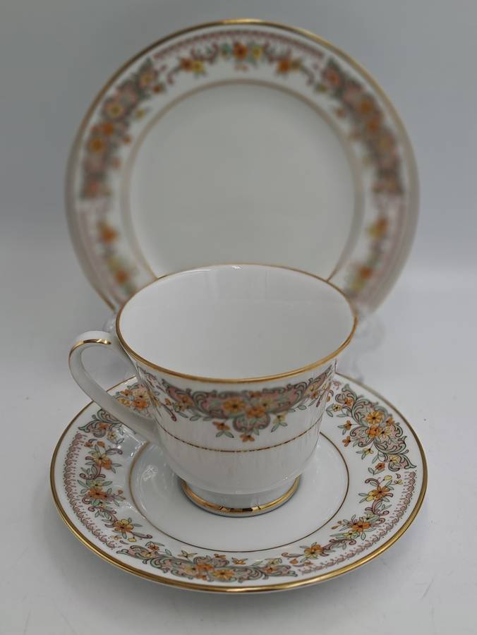 Vintage 1975-1982 Contemporary Noritake Tea Trio CLARA 2687 Fine China-Sri-Lanka (6 available)