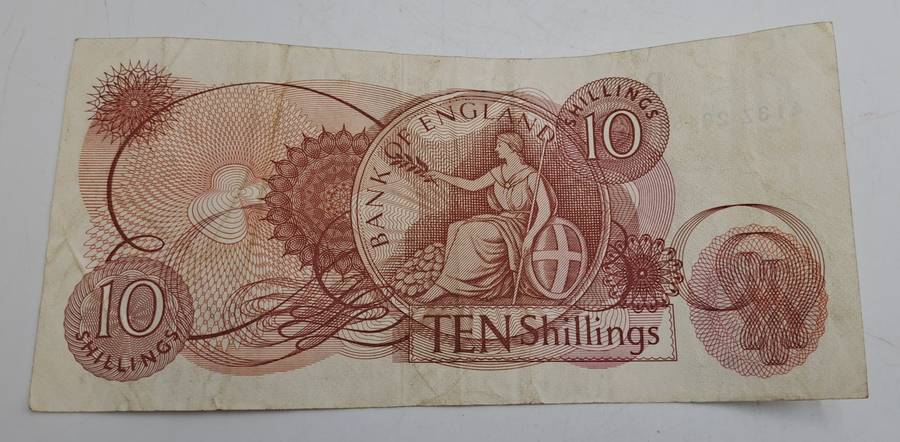 1966-1970  England 10 Shillings - Elizabeth II Series CQuarts watch -Working-Stainless Steel