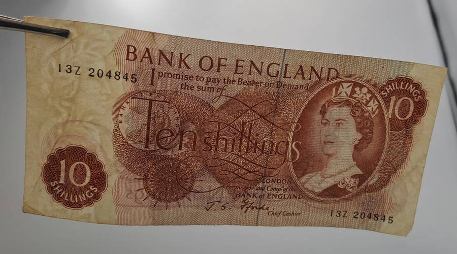 1966-1970  England 10 Shillings - Elizabeth II Series CQuarts watch -Working-Stainless Steel