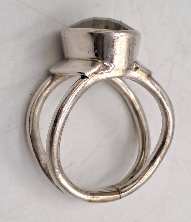 Pre-owned silver ring with citrine gemstone