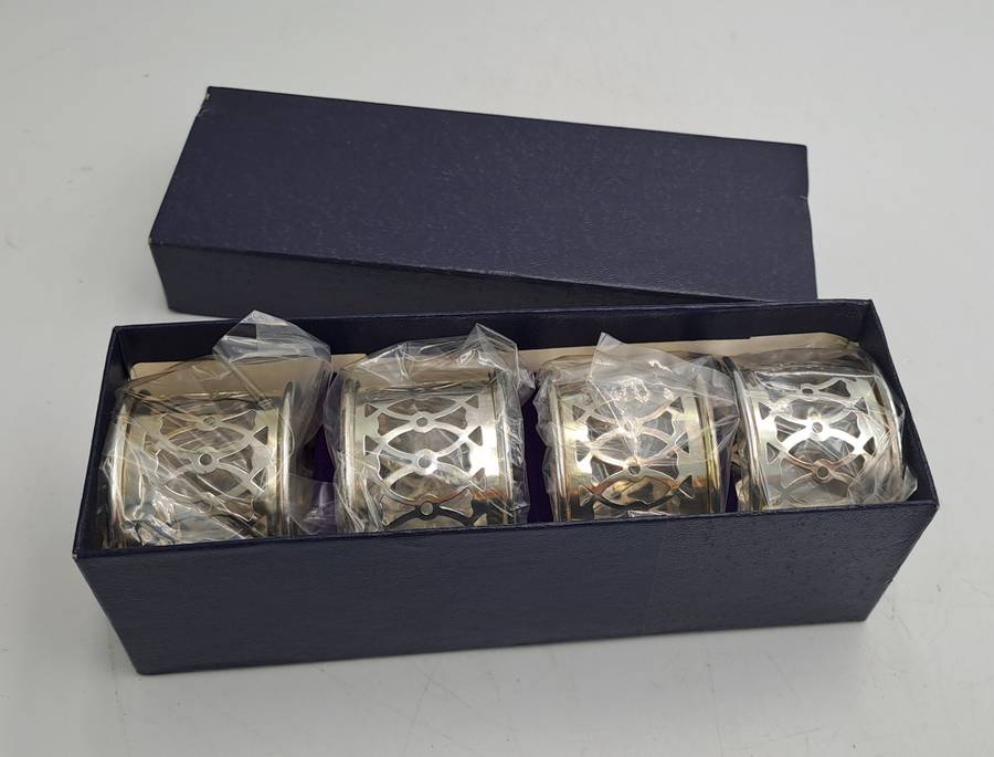 4 x Crown by Em-ESS Silver Plated Napkin Rings-Boxed -Tarnish resistant
