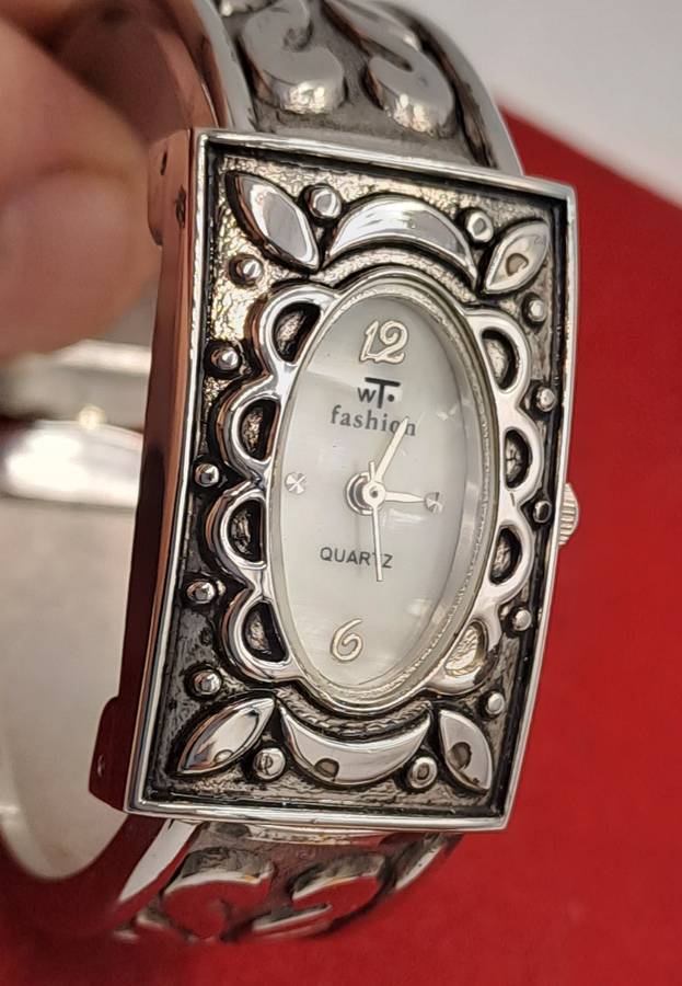 Vintage Ladies Hinged Bracelet Quartz Watch -Working