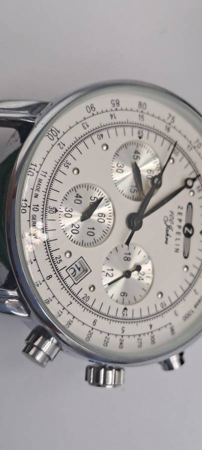 Un-Used Men's Zeppelin 100 Jahre Quartz Chronograph watch with green Leather strap