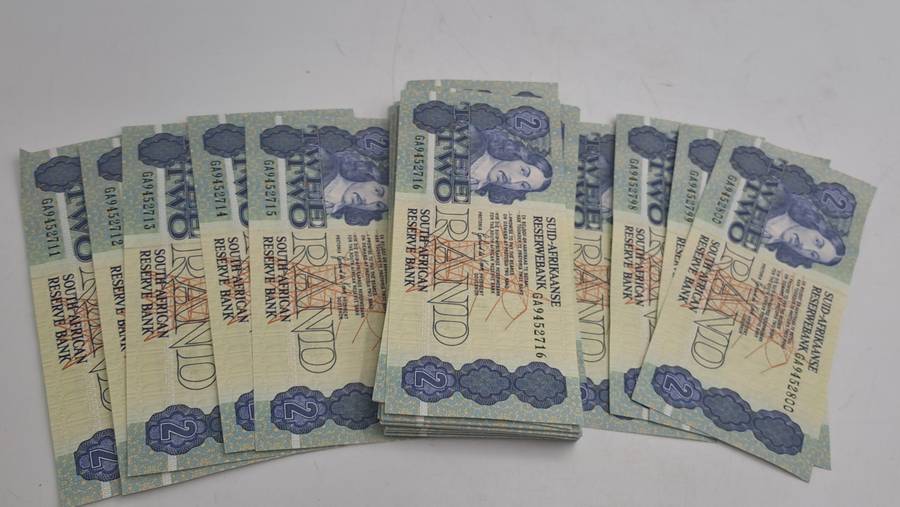 Lot of 90- 1989 Gerhard de Kock R2 Notes 3rd Issue in Sequence - Uncirculated BID PER NOTE