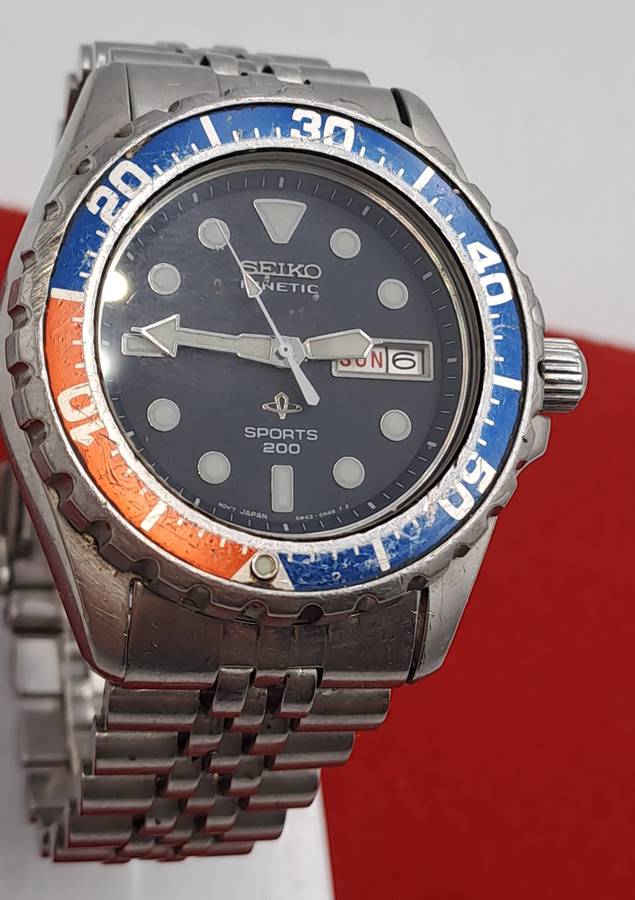 Vintage Seiko Kinetic Sports 200 illuminated Dial- SAPPLEX Crystal-see description