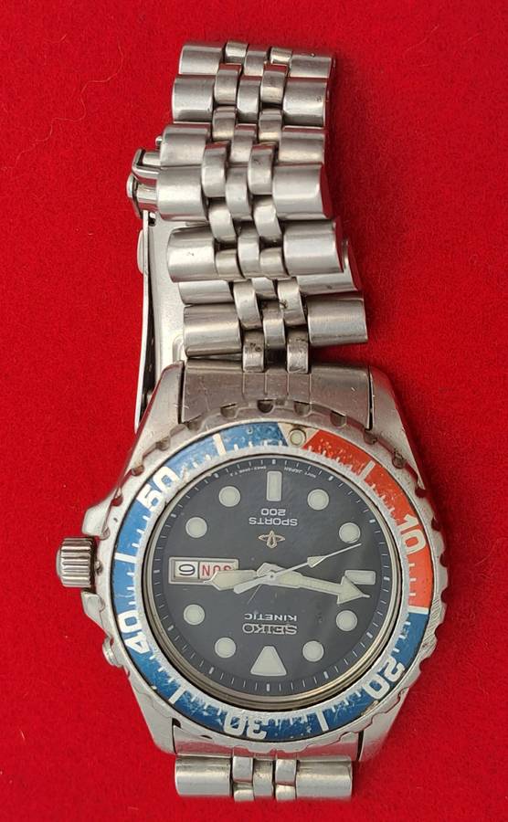 Vintage Seiko Kinetic Sports 200 illuminated Dial- SAPPLEX Crystal-see description