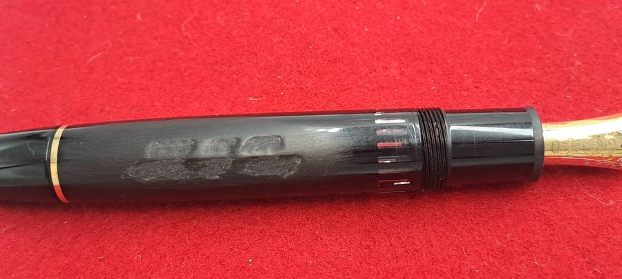 Pre-Owned Mont Blanc Fountain Pen with 4810 18kt 750 Gold Nib-Barrel and Cap DAMAGED