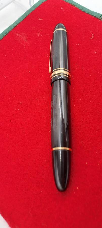 Pre-Owned Mont Blanc Fountain Pen with 4810 18kt 750 Gold Nib-Barrel and Cap DAMAGED