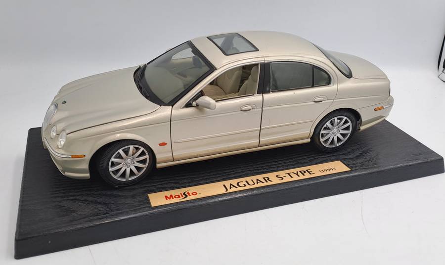 1999 Jaguar S-Type Maisto Die Cast 1/18 Scale-No Box