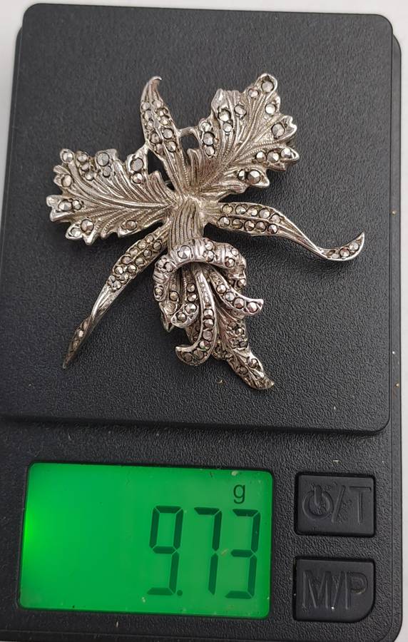 Vintage Marcasite Brooch -White Metal 4,5cm x 5,2cm