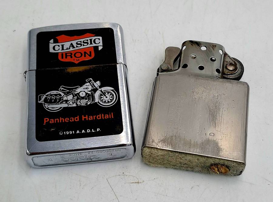 Vintage ZIPPO Lighter Classic Iron -No Spark need new flint and fluid Made in the USA