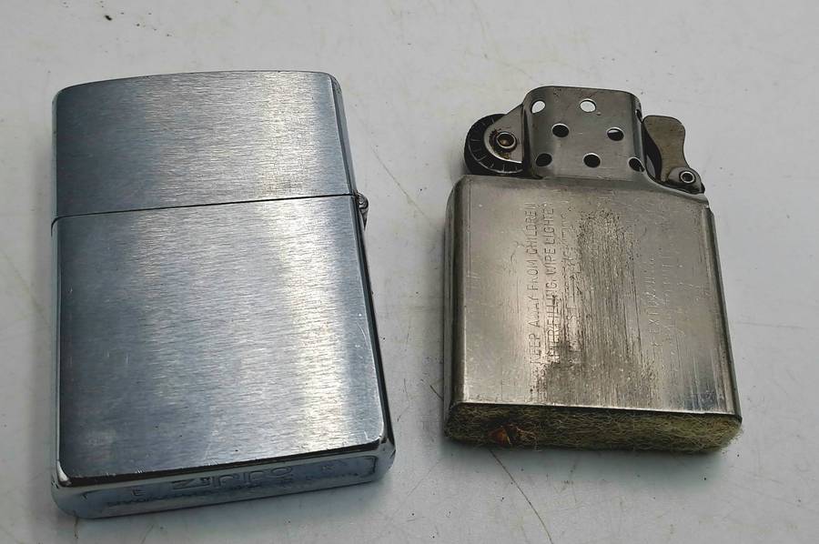 Vintage ZIPPO Lighter Classic Iron -No Spark need new flint and fluid Made in the USA